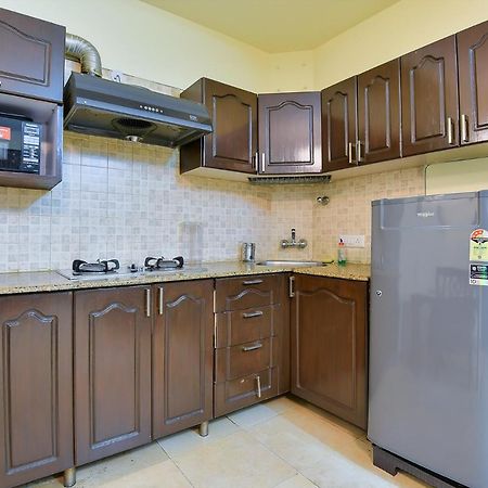 Studio Serviced Apartments Near Fortis Hospital Ґурґаон Екстер'єр фото