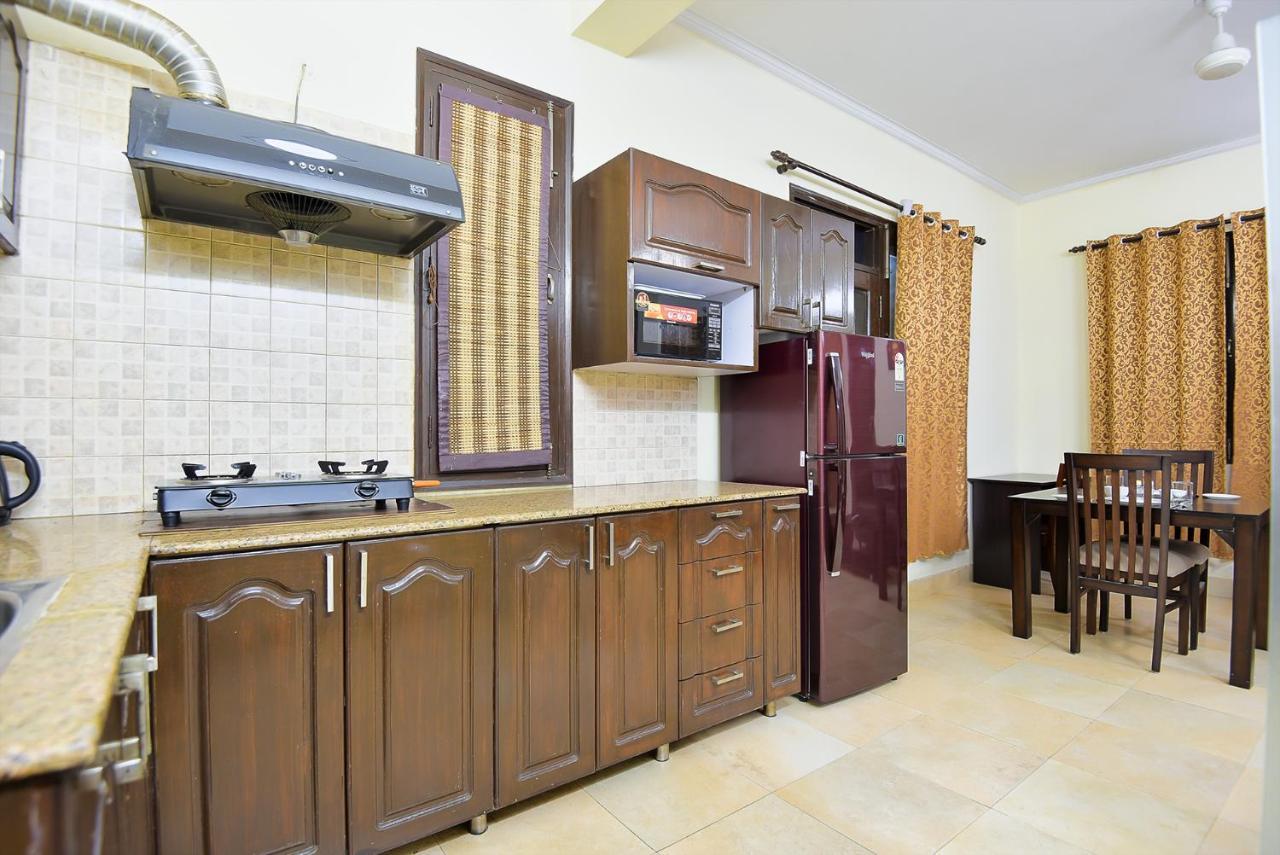 Studio Serviced Apartments Near Fortis Hospital Ґурґаон Екстер'єр фото