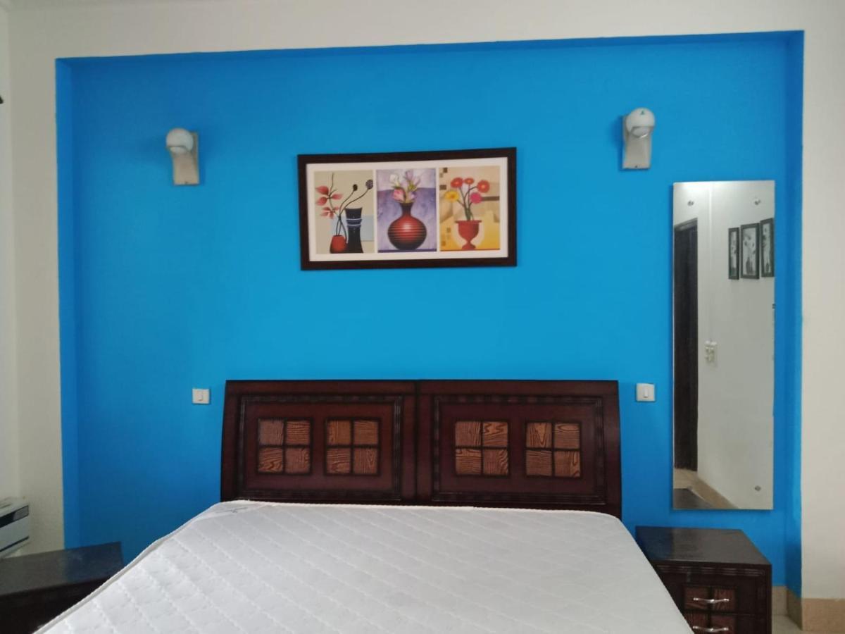 Studio Serviced Apartments Near Fortis Hospital Ґурґаон Екстер'єр фото