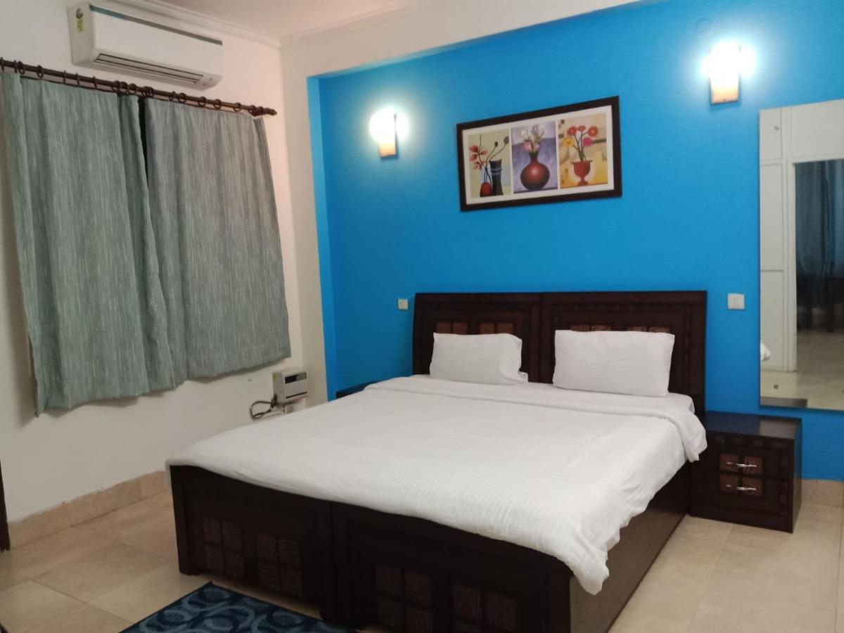 Studio Serviced Apartments Near Fortis Hospital Ґурґаон Екстер'єр фото
