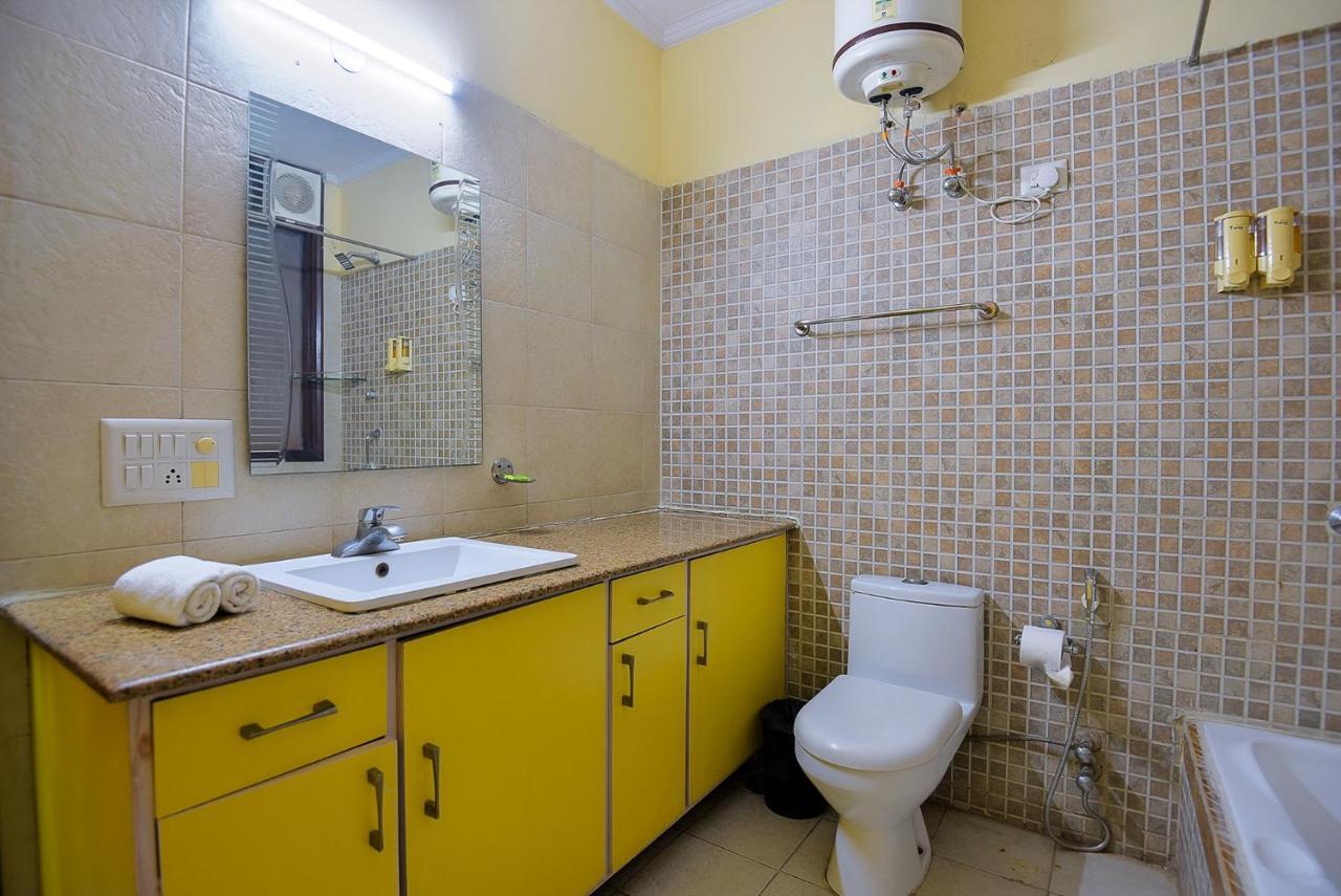 Studio Serviced Apartments Near Fortis Hospital Ґурґаон Екстер'єр фото